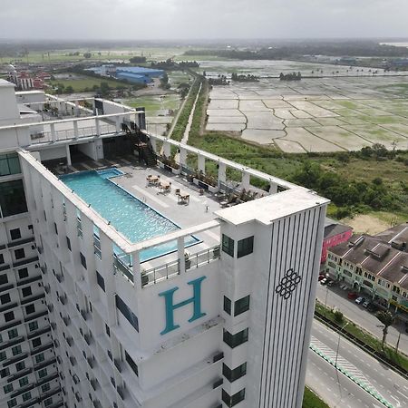 H Elite Design Hotel Kota Bharu Buitenkant foto