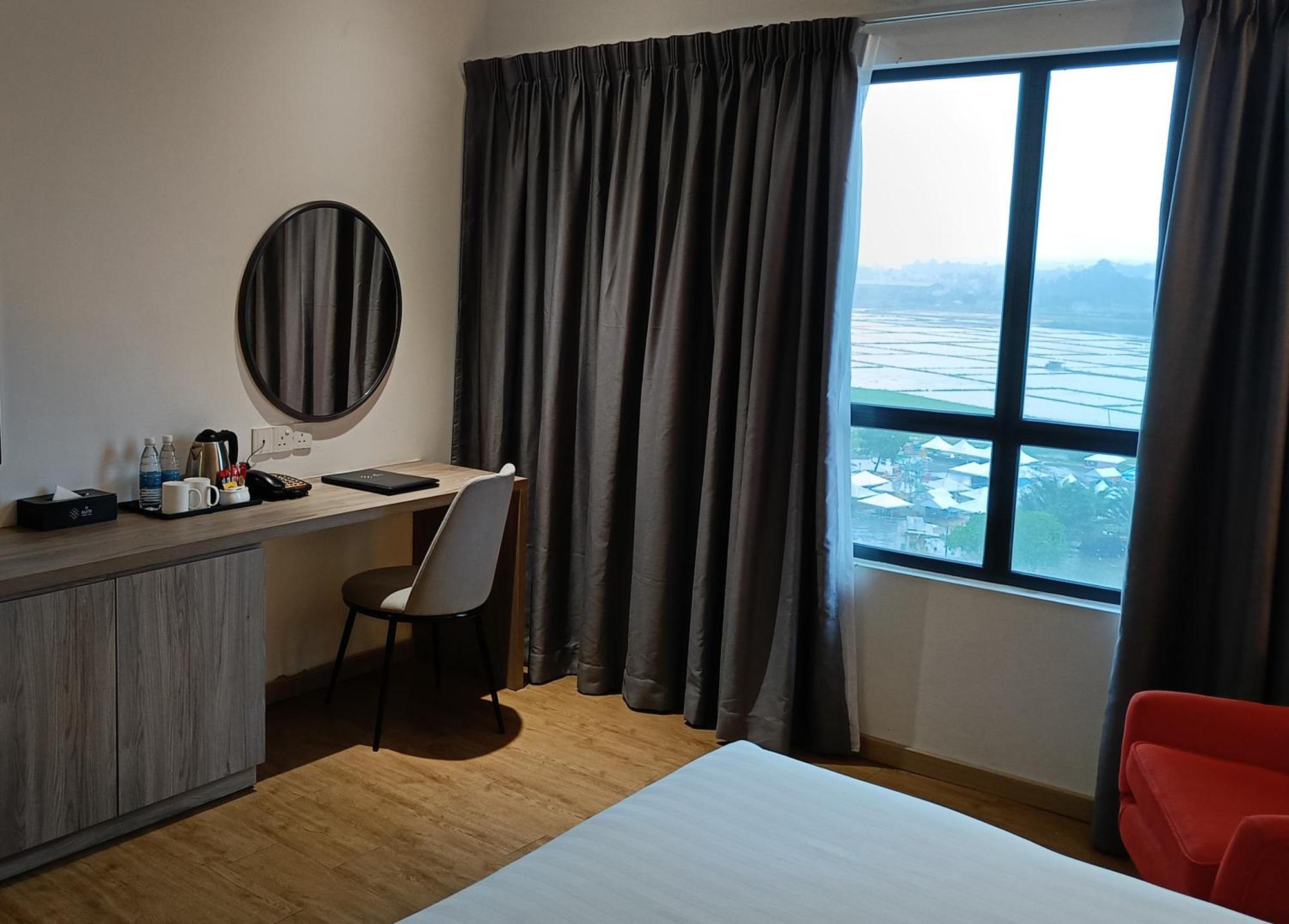 H Elite Design Hotel Kota Bharu Buitenkant foto